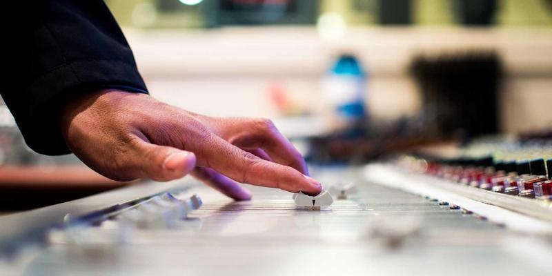 工程检测中桩基完整性双法并用：声波透射法与低应变法在黄山工程检测中的综合应用